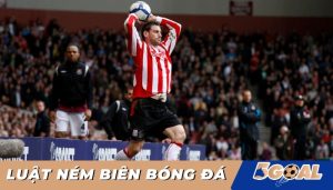 Luật ném biên trong bóng đá là gì? Quy định về ném biên trong chyên nghiệp